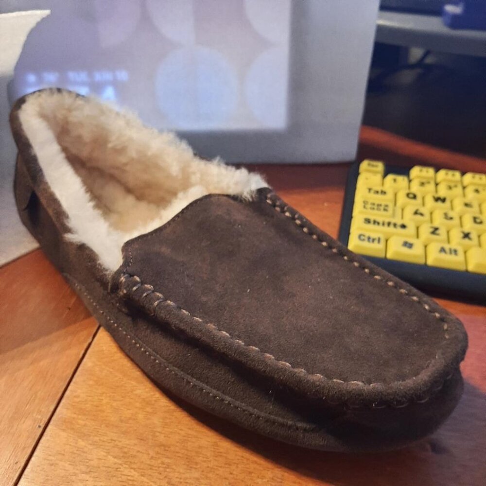 NEW ! Men Fireside by Dearfoams  Genuine Shearling Moccasin Slipper Brown US 12